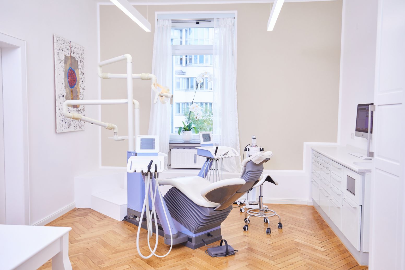 Zahnärztin München nahe Gärtnerplatz - Praxiseindrücke aus Zahnarztpraxis - Behandlungszimmer